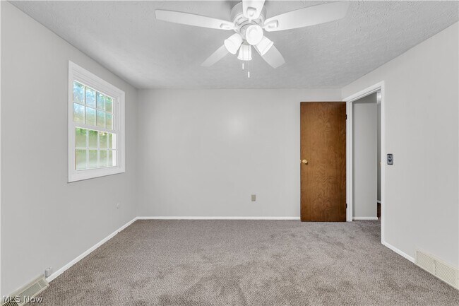Building Photo - 7400 Brenel Dr
