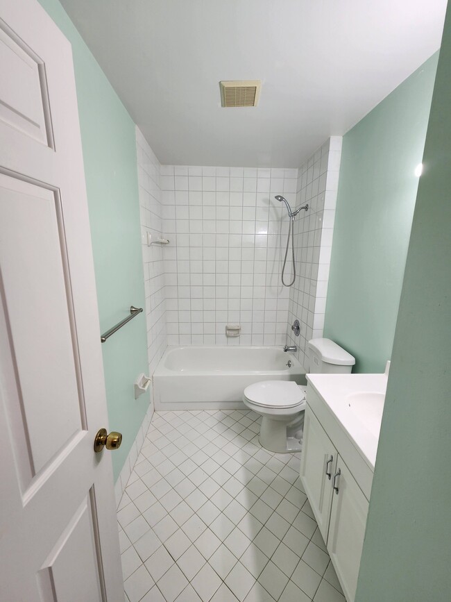 Building Photo - 1303 Peppertree Trl