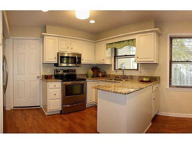 Building Photo - 3424 E 98th St