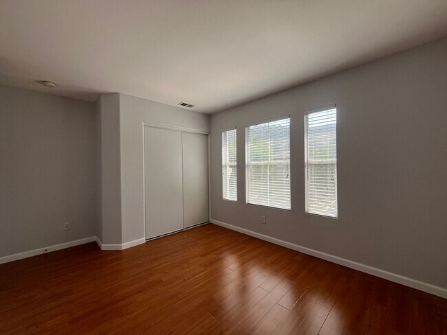 Building Photo - Spacious 4-Bedroom Home in Mira Mesa – Tam...