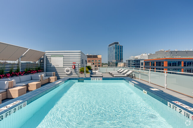 1330 Boylston Roofdeck Pool - 1330 Boylston