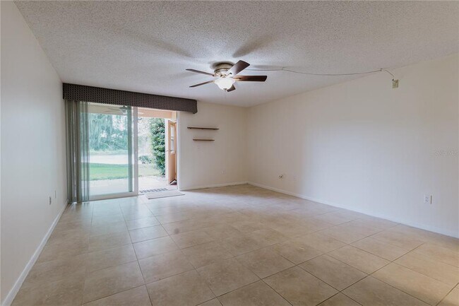 Building Photo - 510 Cranes Way