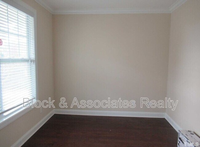Building Photo - 1148 Holland Bend Dr
