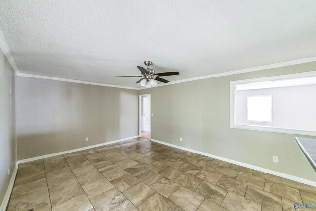 Building Photo - 2107 Edinburgh Dr SW