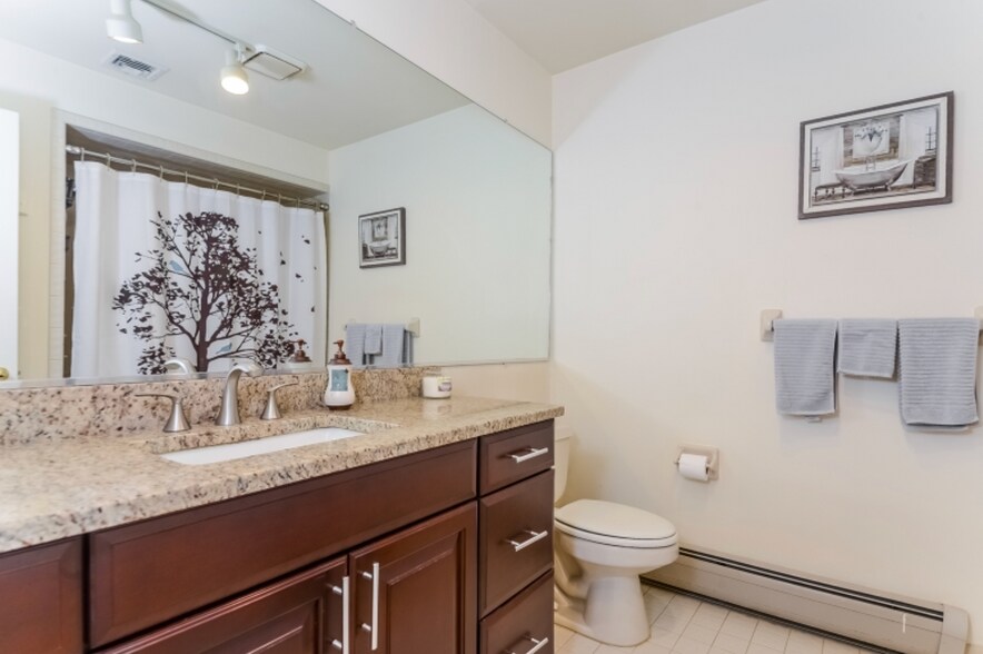 Building Photo - 94 Hagerman Ct