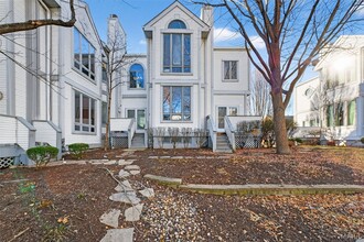 Building Photo - 28 Columbus Square Dr