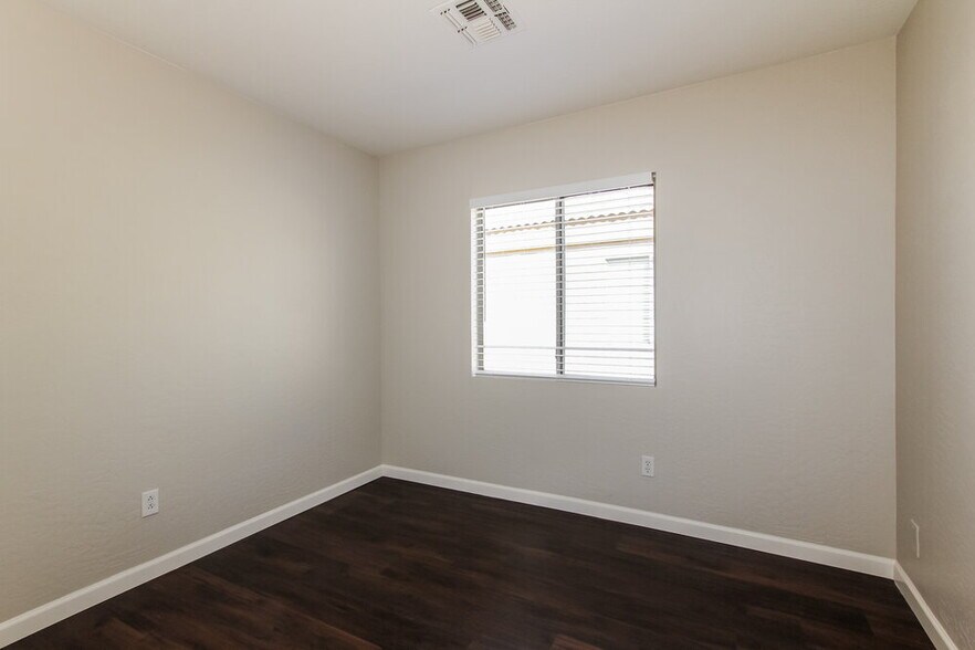 Building Photo - 12337 W Rosewood Dr