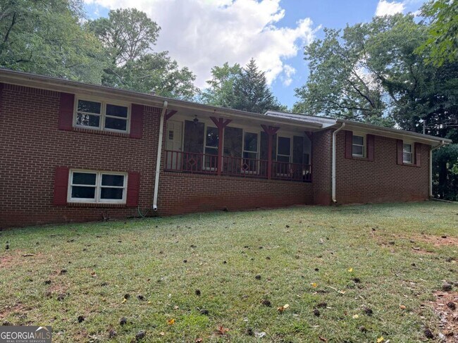 Building Photo - 3155 Oak Dr