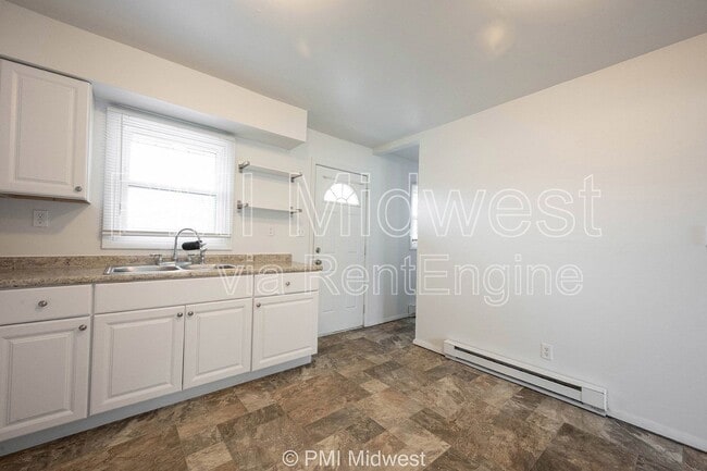 Building Photo - 4881 300W