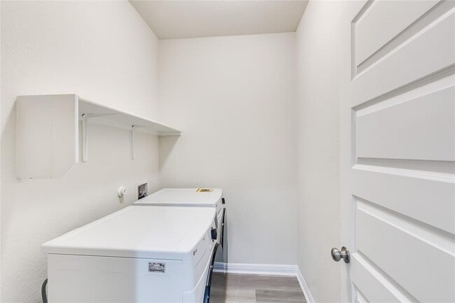 Building Photo - 14202 Alloro Dr