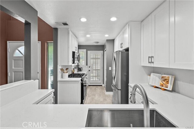 Building Photo - 23957 Arroyo Park Dr
