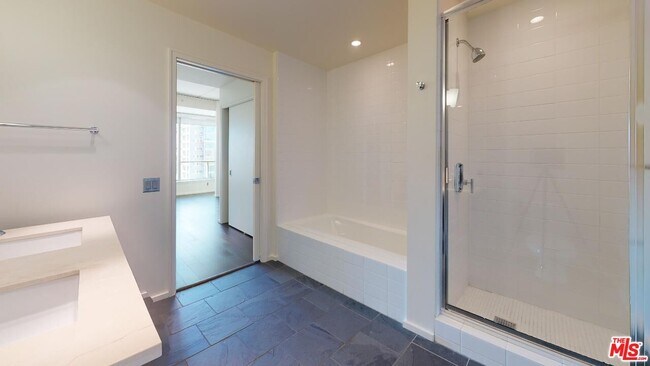 Building Photo - 1155 S Grand Ave