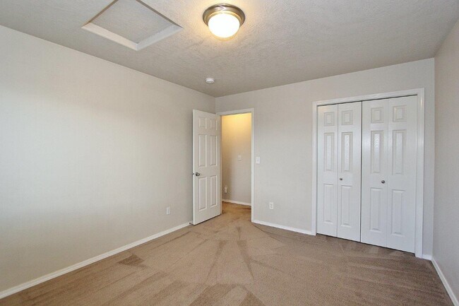 Building Photo - 3240 W Wave Dr