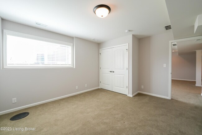 Building Photo - 1606 Church Side Dr