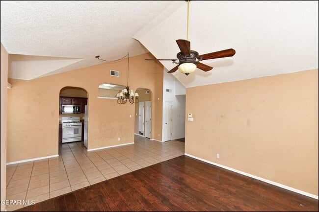 Building Photo - 7737 Plaza Azul Rd