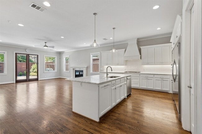 Building Photo - 6030 Vickery Blvd