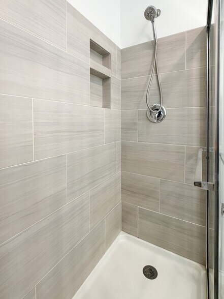 Building Photo - 708 Mayer Pl