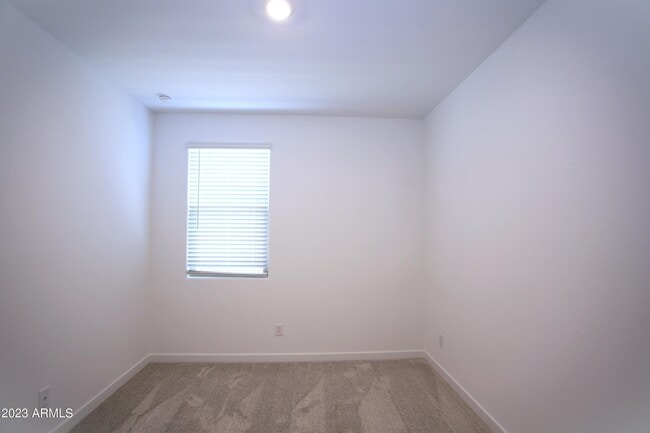 Building Photo - 2540 W Sunland Ave