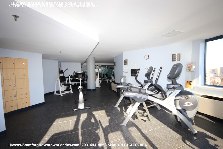 weights - 25 Forest St