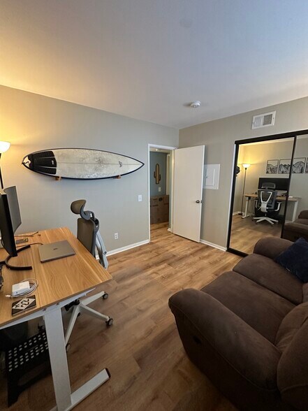 Building Photo - 4385 Georgia St