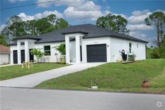 Building Photo - 1141 Gilbert Ave S