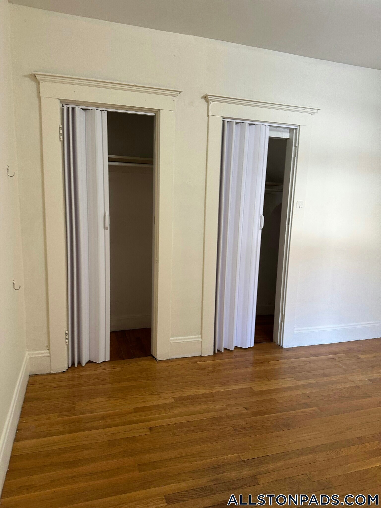 Building Photo - 192 Kelton St