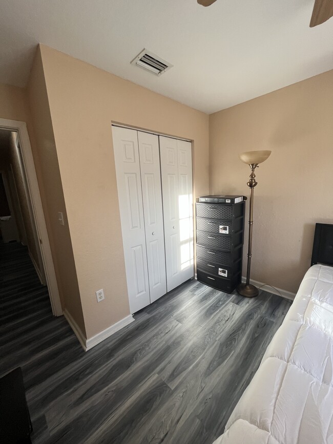 3rd bedroom - 6358 Landings Way