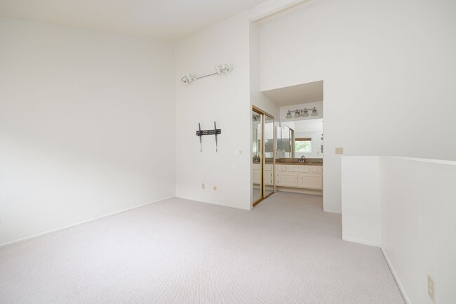Building Photo - Beautiful large (914 sq feet) 1 bedroom no...