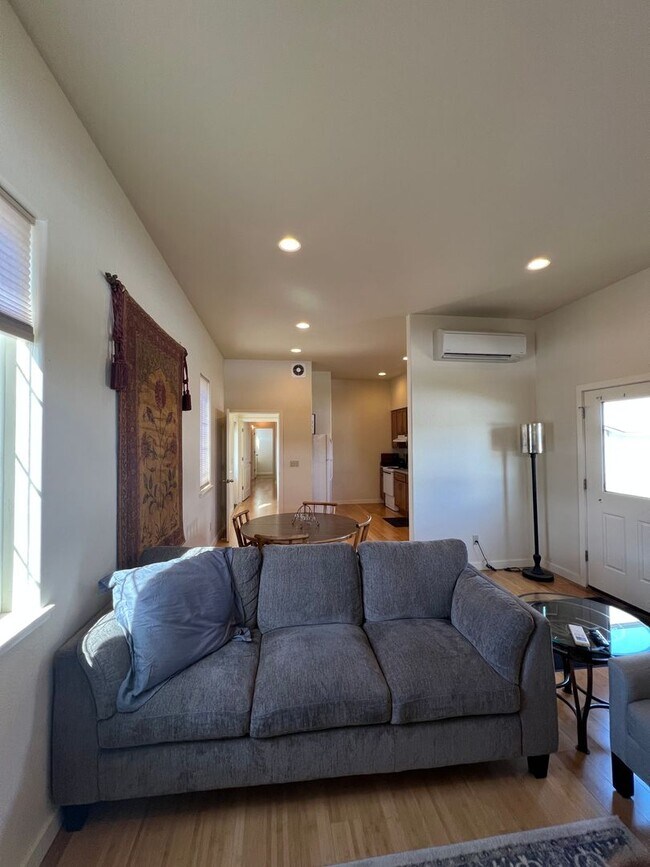 Building Photo - Furnished one Bedroom Apartment on 27 Acre...