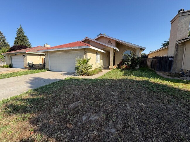 Building Photo - NE Visalia home Rent Ready!