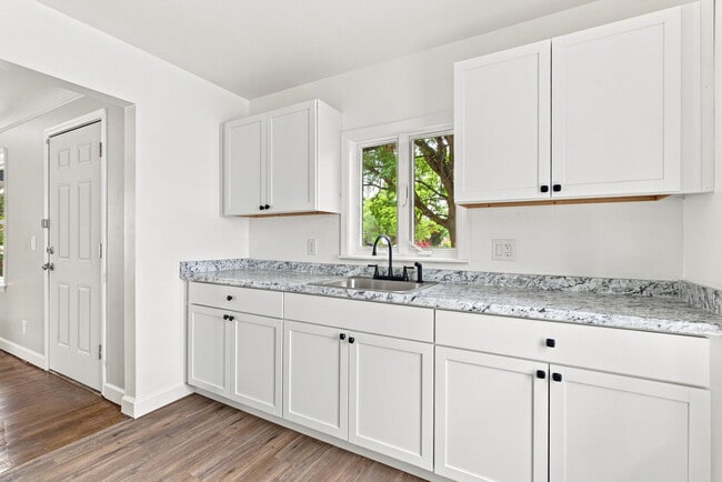 Building Photo - 8845 Canyon St