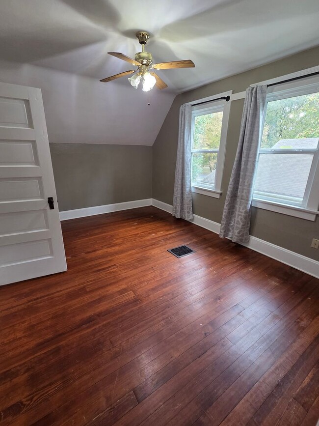 Building Photo - Italian Estates Property Management