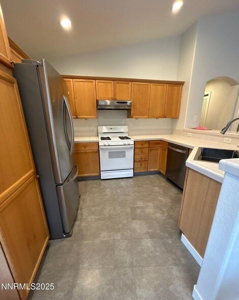 Building Photo - 130 Summerset Dr