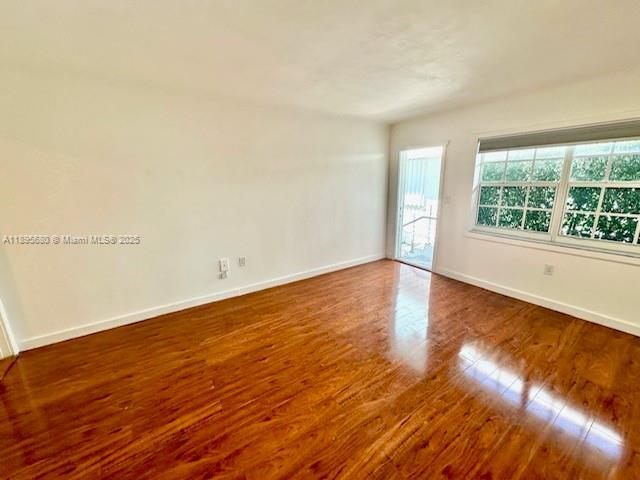 Building Photo - 2101 Bay Dr