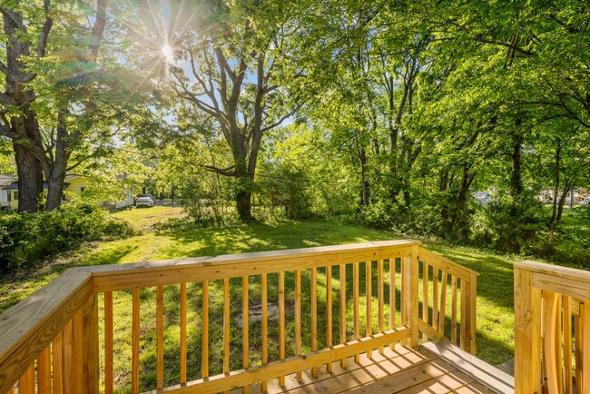 Building Photo - Stylish & Newly Renovated 3 Bedroom 2 Bath...