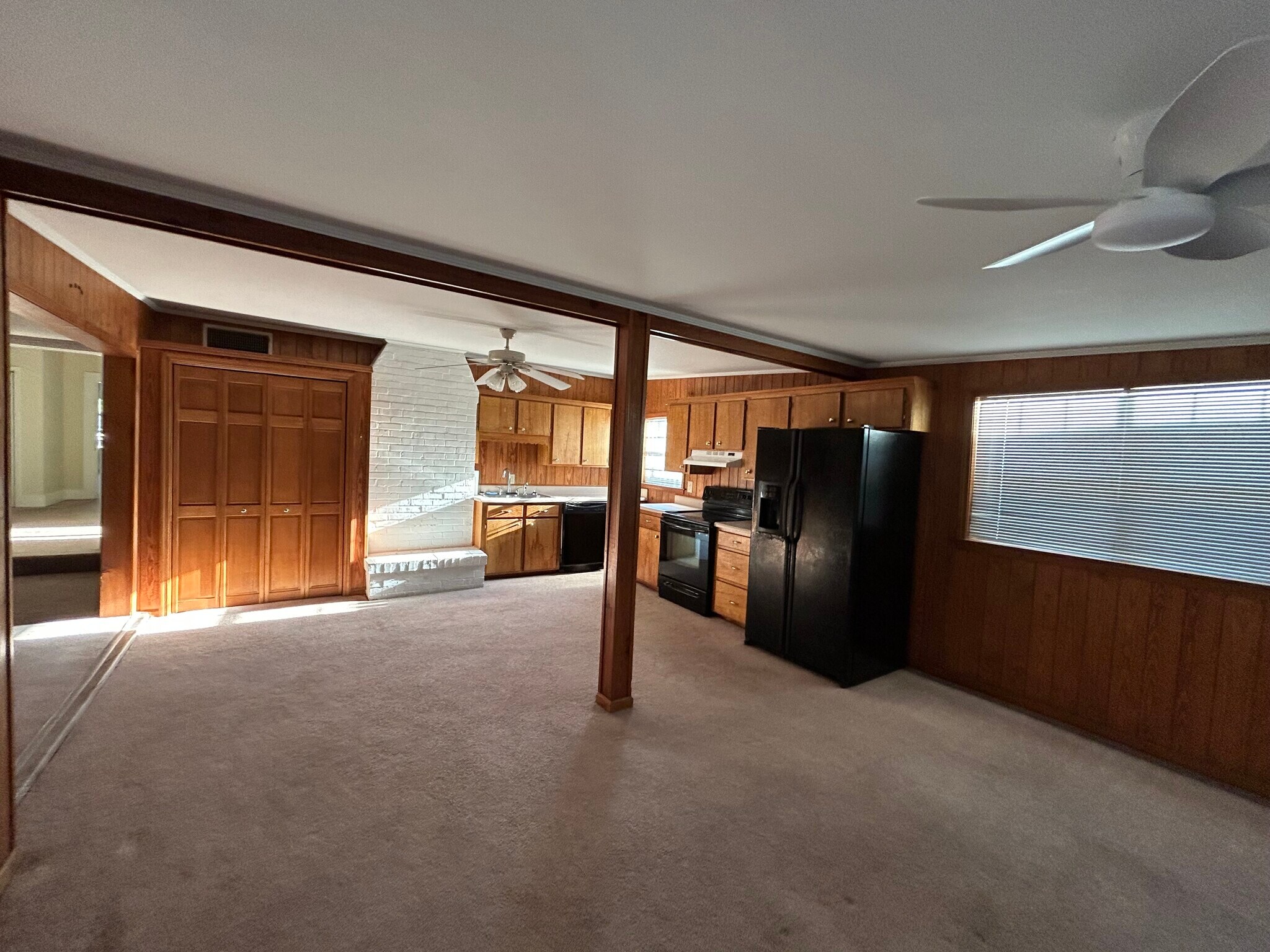 Building Photo - 409 E Barnard St