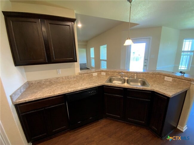 Building Photo - 2553 Valley Forge Dr