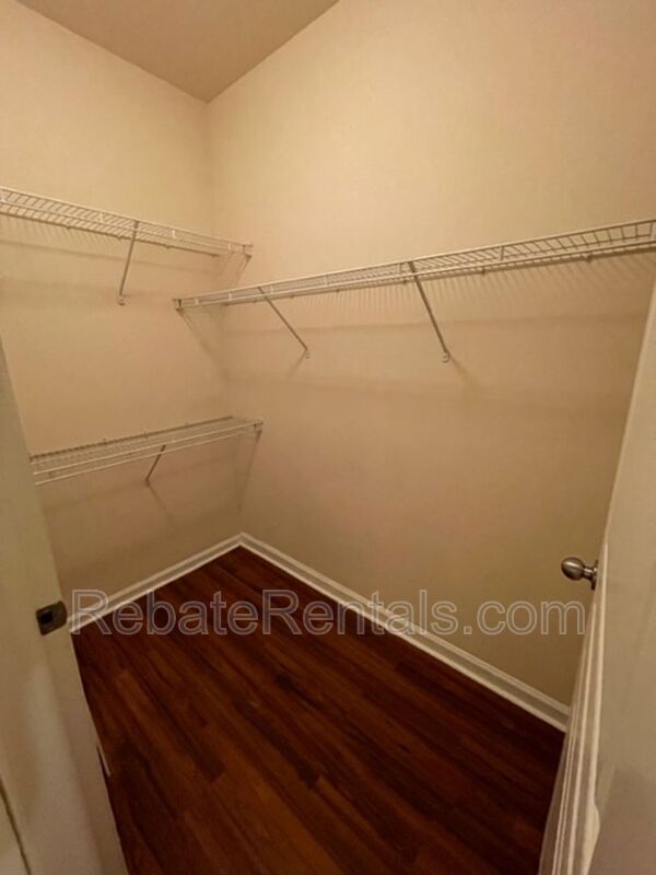 Building Photo - 8290 Gate Pkwy W