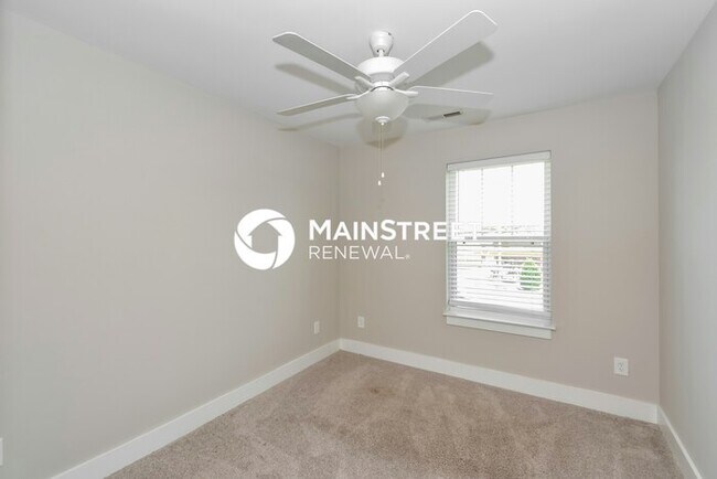 Building Photo - 3 Bedroom Pet-Friendly Home in Gallatin, TN with Main Street Renewal