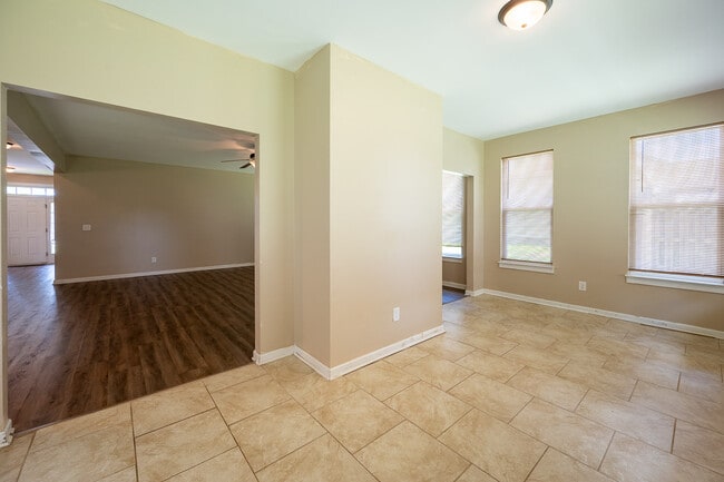 Building Photo - 1126 Fawn Forest Rd