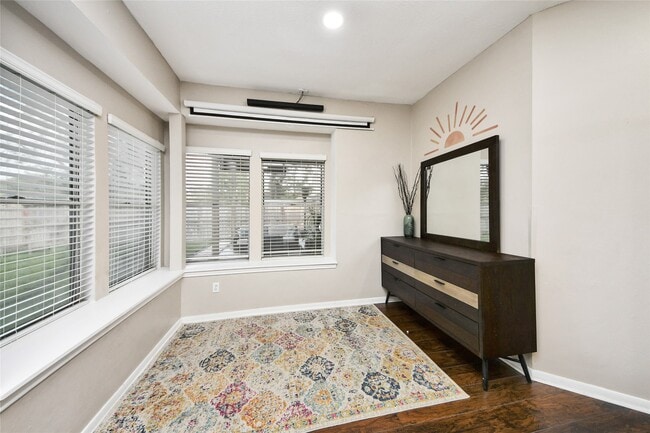 Building Photo - 12307 Lusterleaf Dr