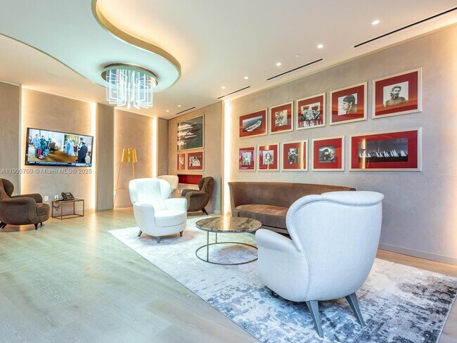 Building Photo - 1000 Brickell Plaza