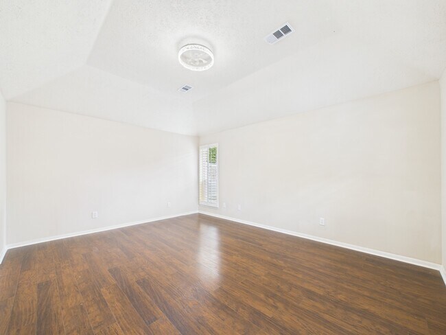 Building Photo - 519 Promenade Blvd