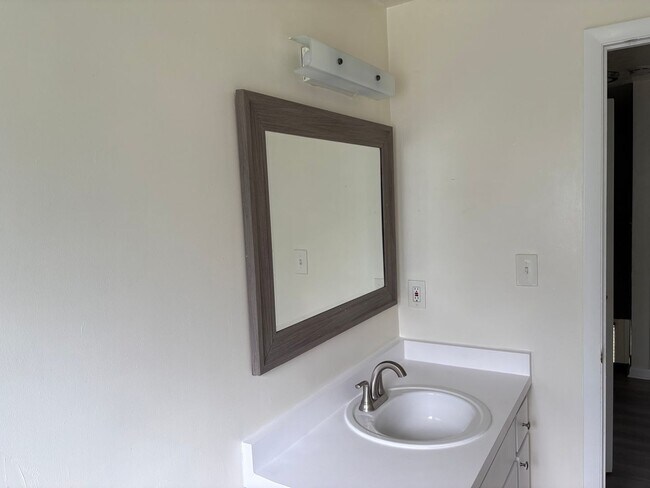 Building Photo - 724 SW 68th Terrace