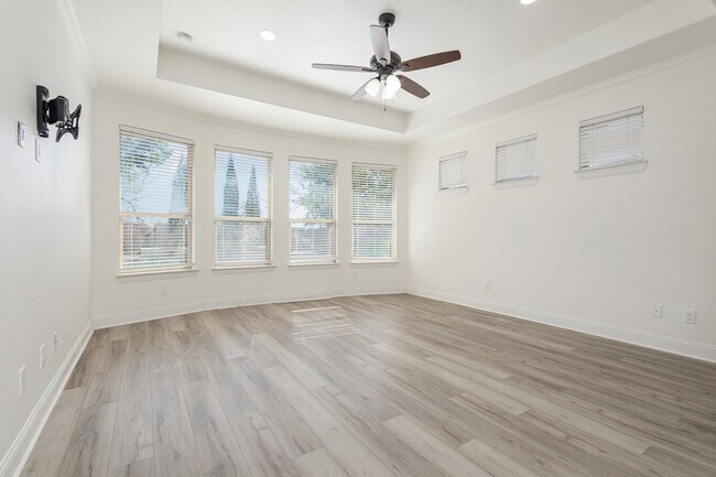 Building Photo - 14106 Summerwoods Ln