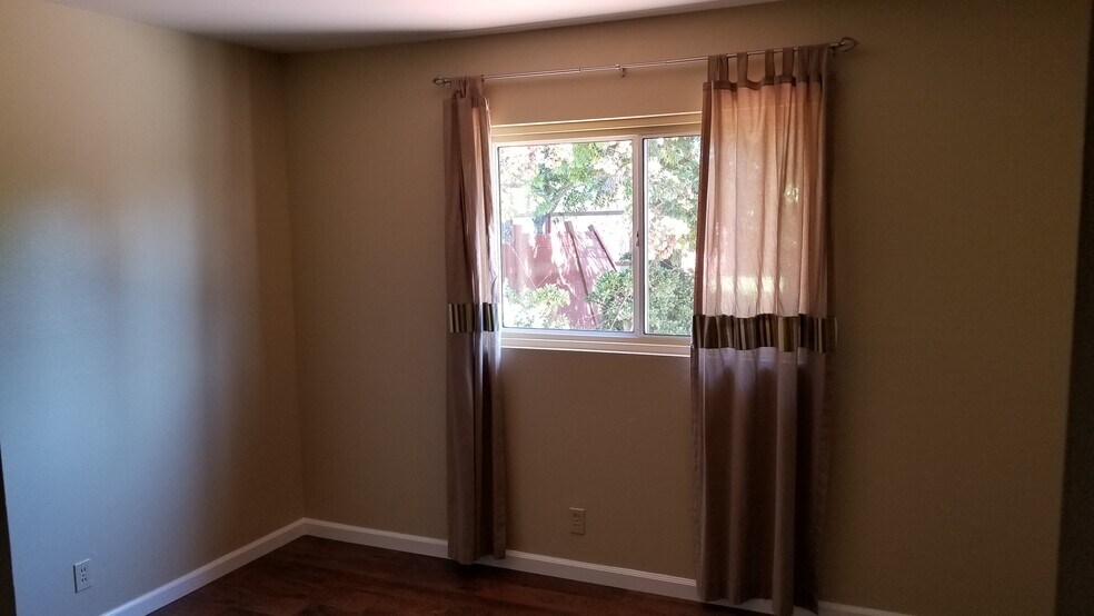 Building Photo - 1741 Lahoud Dr