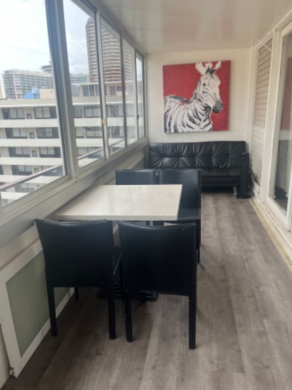 Building Photo - 425 Ena Rd