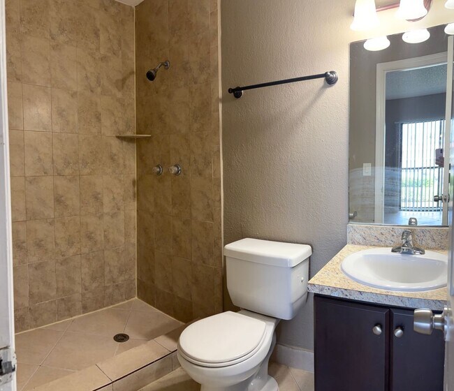 Building Photo - AFFORDABLE 2/2 IN CORAL SPRINGS! Great Location + Amazing Specials!