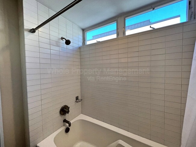 Building Photo - 2403 Bryant St