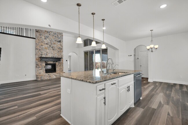 Building Photo - 12840 Platt Dr
